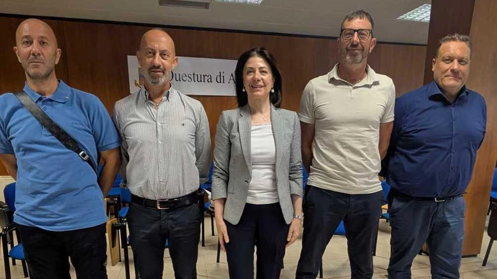 Il vice rettore di Porta Santo Spirito Fabio Niccolini e i rettori degli altri quartieri con il questore Maria Luisa Di Lorenzo