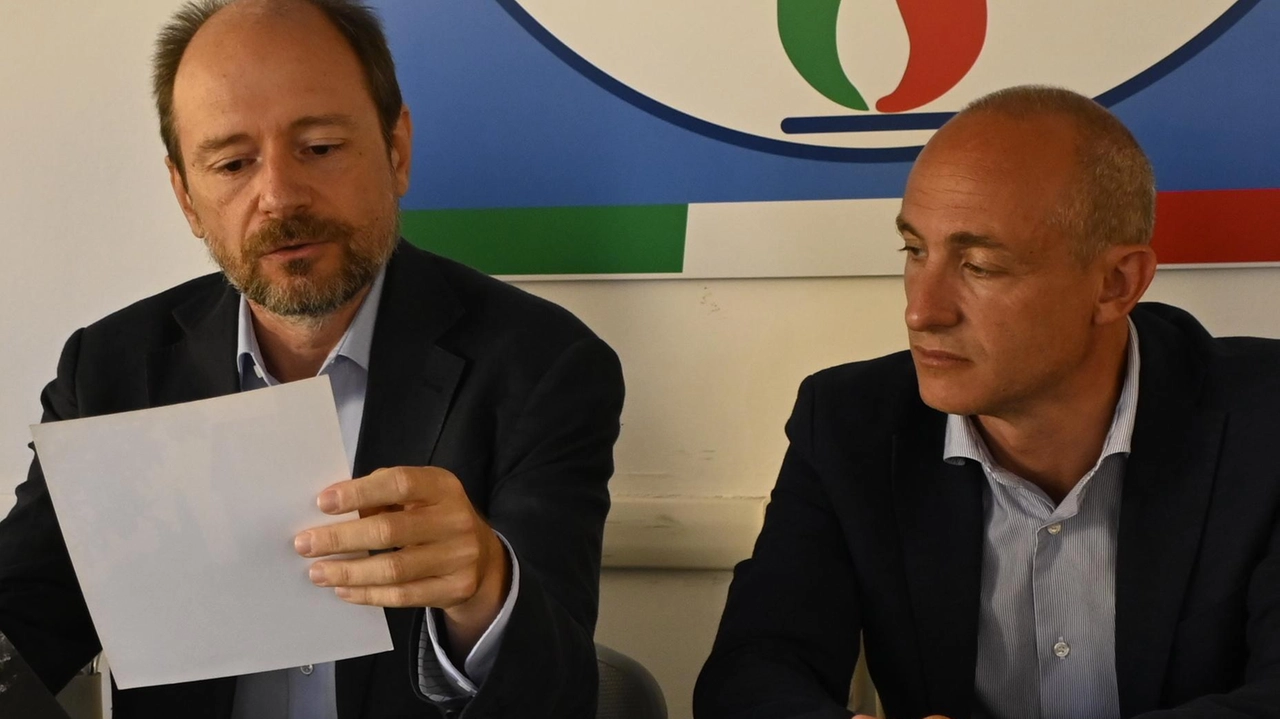 L’onorevole apuano di Fratelli d’Italia Alessandro Amorese con il coordinatore provinciale del partito Marco Guidi L’onorevole apuano di Fratelli d’Italia Alessandro Amorese con il coordinatore provinciale del partito Marco Guidi