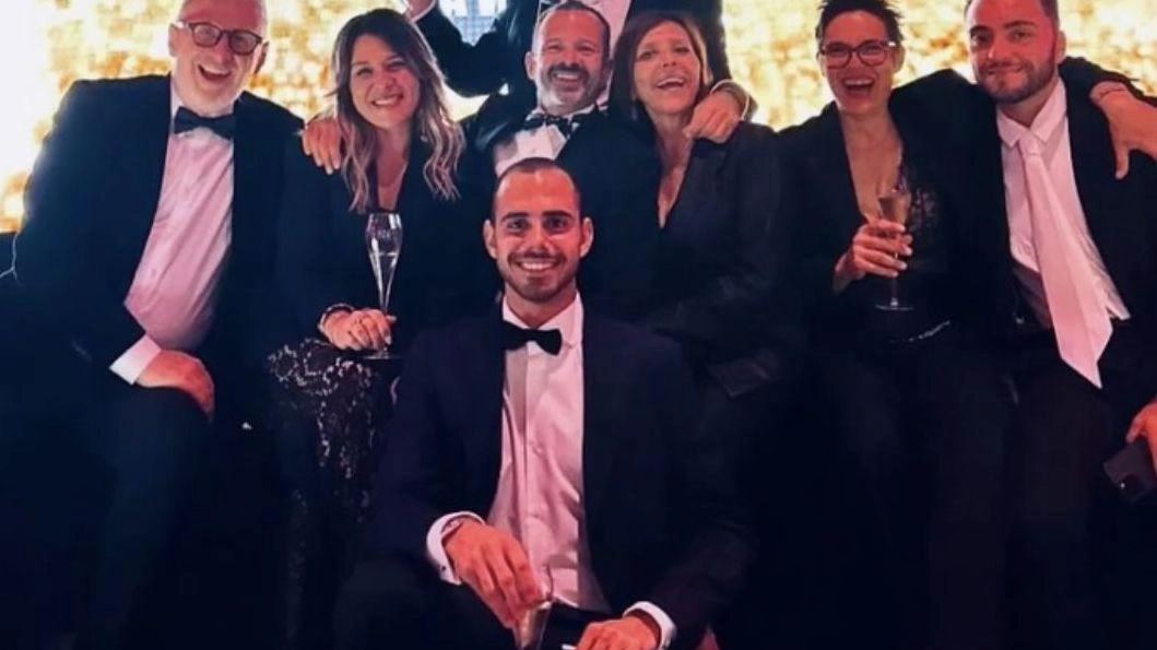 Lo staff dell’Osteria Candalla presente al Forte Village in Sardegna a ricevere il Food and Travel Italia Awards 2024 Lo staff dell’Osteria Candalla presente al Forte Village in Sardegna a ricevere il Food and Travel Italia Awards 2024
