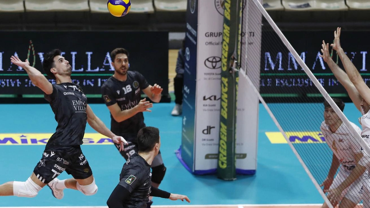 SIENA 3 RAVENNA 2 SIENA: Trillini 9, Nevot 3, Bonami, Melato, Coser, Alan, Alpini, Nelli 31, Pellegrini, Randazzo 14, Ceban 5, Cattaneo...