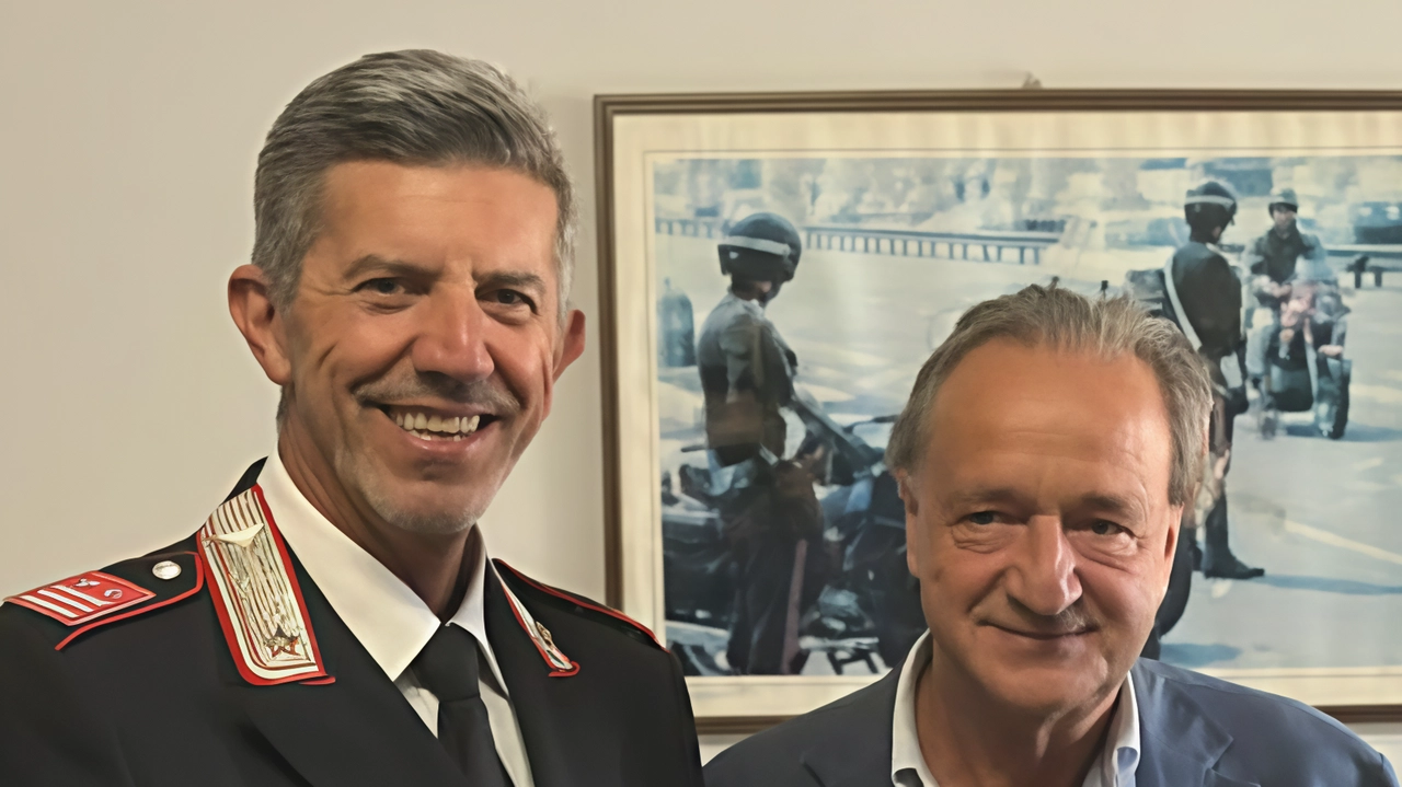 Il luogotenente Sandro Gulisano raggiunge la pensione dopo una lunga carriera nei Carabinieri, con oltre trent'anni di servizio sul territorio della Garfagnana. Colleghi e autorità locali lo salutano per la sua dedizione e impegno. Il luogotenente Sandro Gulisano raggiunge la pensione dopo una lunga carriera nei Carabinieri, con oltre trent'anni di servizio sul territorio della Garfagnana. Colleghi e autorità locali lo salutano per la sua dedizione e impegno.