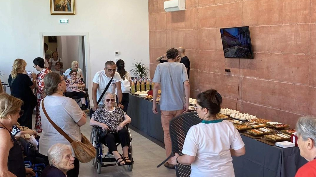 L’interno dell’Opera Pia nella giornata di inaugurazione degli spazi L’interno dell’Opera Pia nella giornata di inaugurazione degli spazi
