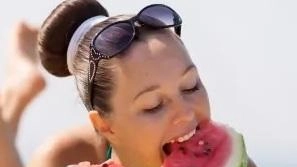 Quanto costerà mangiare alla spiaggia comunale? L’amministrazione ha infatti varato le tariffe con prezzi decisamente ’politici’ inserite nell’unico bando di... Quanto costerà mangiare alla spiaggia comunale? L’amministrazione ha infatti varato le tariffe con prezzi decisamente ’politici’ inserite nell’unico bando di...