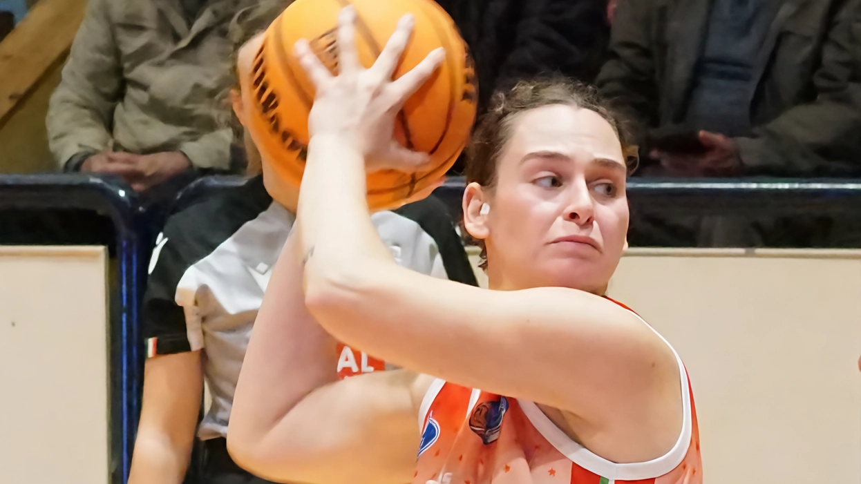 Maria Lazzaro, esterna classe 1996, è. una dei punti di forza della Galli in corsa per la promozione in serie A1 Maria Lazzaro, esterna classe 1996, è. una dei punti di forza della Galli in corsa per la promozione in serie A1