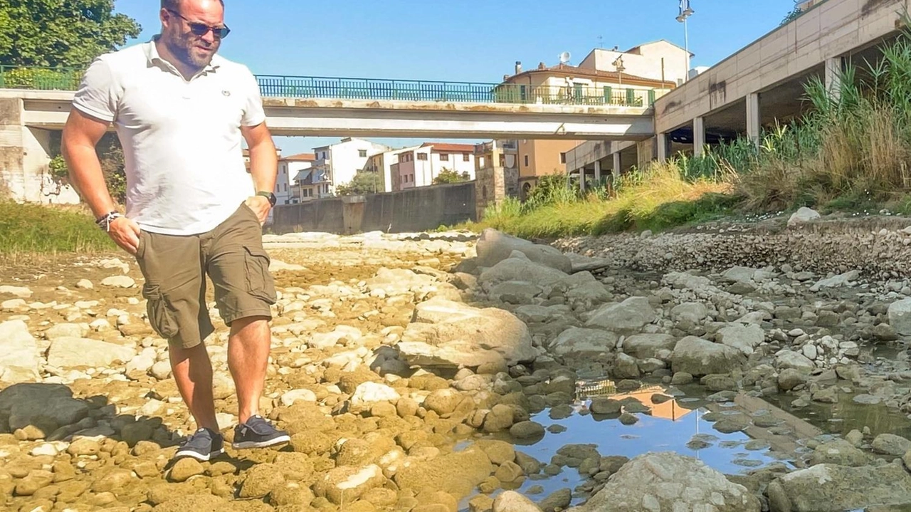 L’assessore all’ambiente Lorenzo Nesi lancia l’allarme: "I volontari riescono a salvare solo una parte della fauna, il resto non ce la fa". La buona notizia: da parte di Ait no all’incremento dei prelievi idrici .