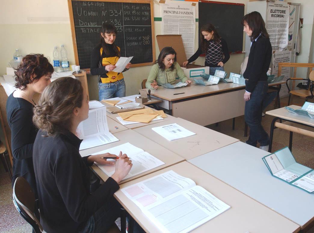 https://www.lanazione.it/image-service/view/acePublic/alias/contentid/NThmMTMyYzEtMTg2YS00/0/regionali-conto-alla-rovescia-il-nodo-di-alleanze-e-deroghe-i-primi-nomi-dei-senesi-in-lista.jpeg?f=1.91:1&w=1200