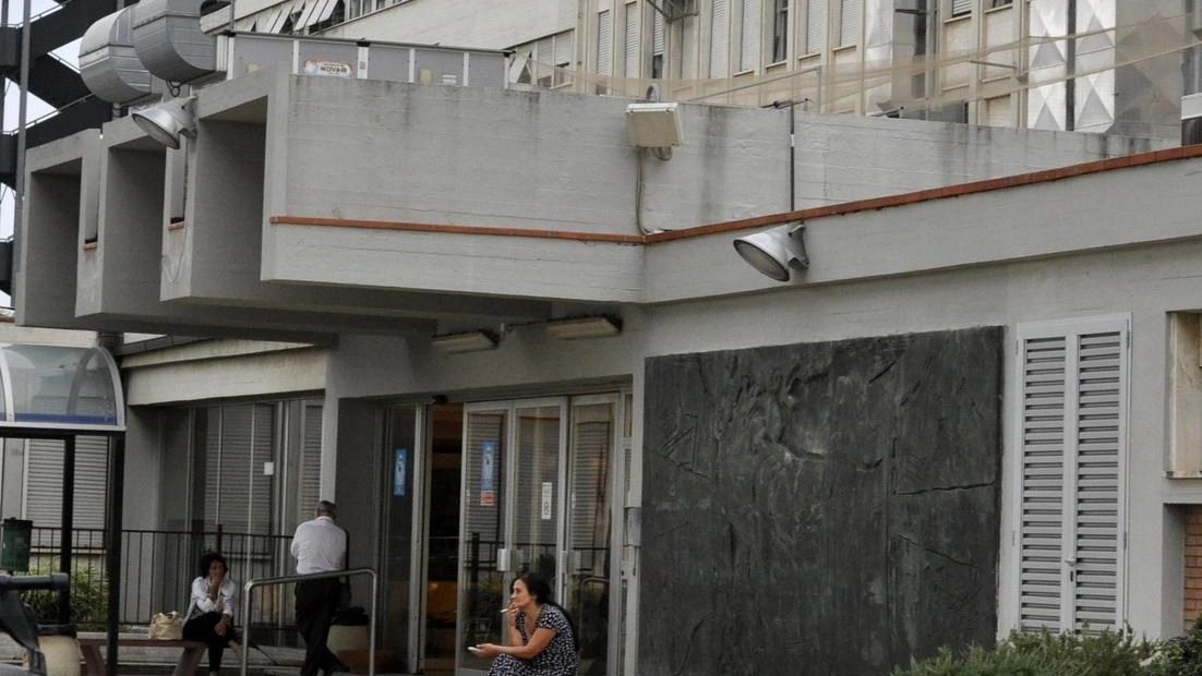 Il reparto Applicazioni della Radioterapia che si trova al piano terra dell’ospedale Misericordia resterà chiuso oggi e domani. Gli ambienti... Il reparto Applicazioni della Radioterapia che si trova al piano terra dell’ospedale Misericordia resterà chiuso oggi e domani. Gli ambienti...