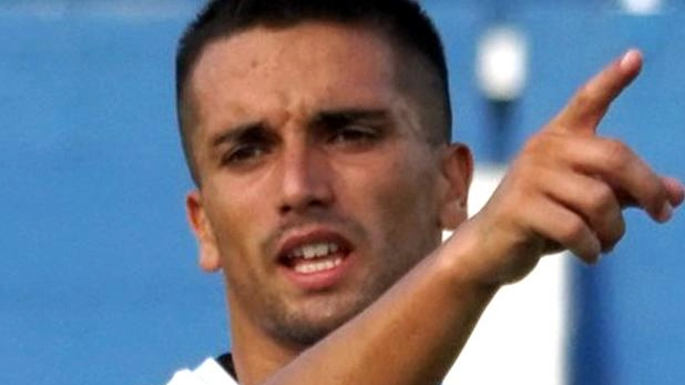 Il difensore Della Spoletina segna un eurogol contro il Livorno, mantenendo vive le speranze di salvezza del Flaminia.