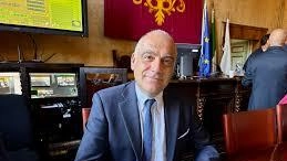 ORVIETO-Il Comune parteciperà al bando ministeriale per ottenere i fonti necessari alla costruzione del nuovo Palazzetto dello sport. Una decisione... ORVIETO-Il Comune parteciperà al bando ministeriale per ottenere i fonti necessari alla costruzione del nuovo Palazzetto dello sport. Una decisione...