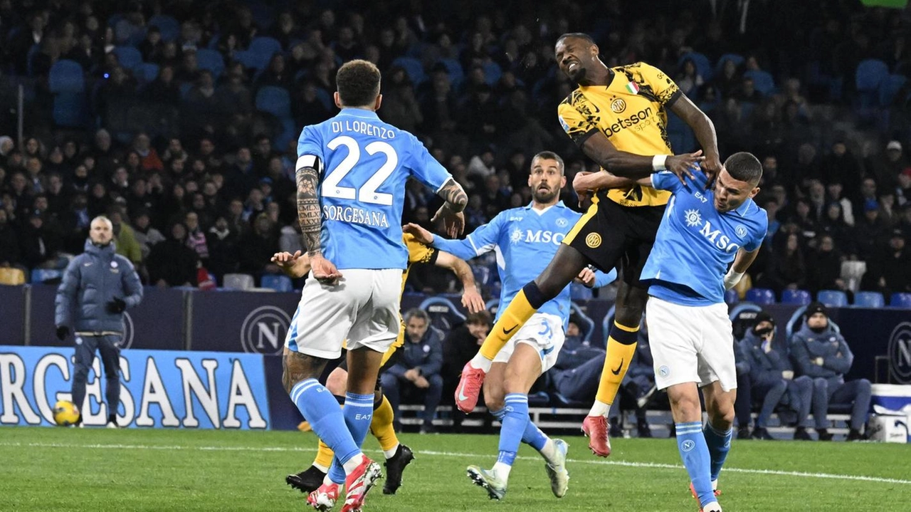 L’ultima sfida allo stadio napoletano L’ultima sfida allo stadio napoletano