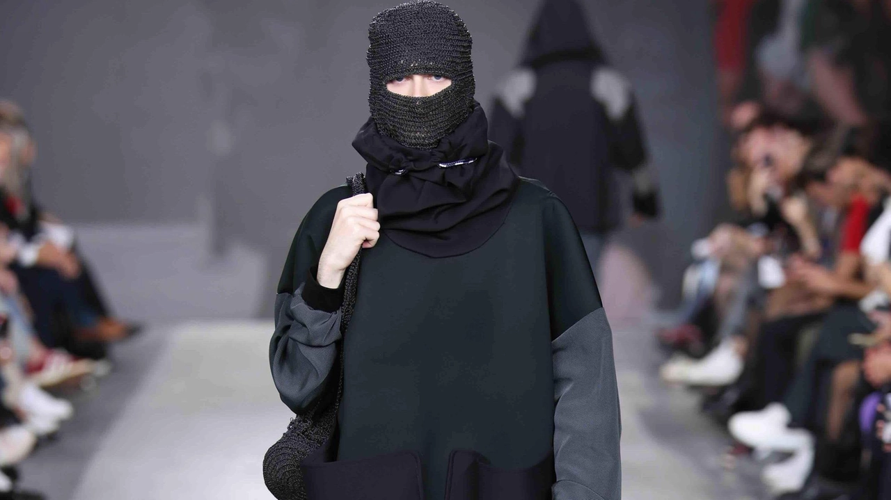 Le collezioni degli studenti protagoniste alla 10° edizione del Fashion Graduate Italia. Le collezioni degli studenti protagoniste alla 10° edizione del Fashion Graduate Italia.