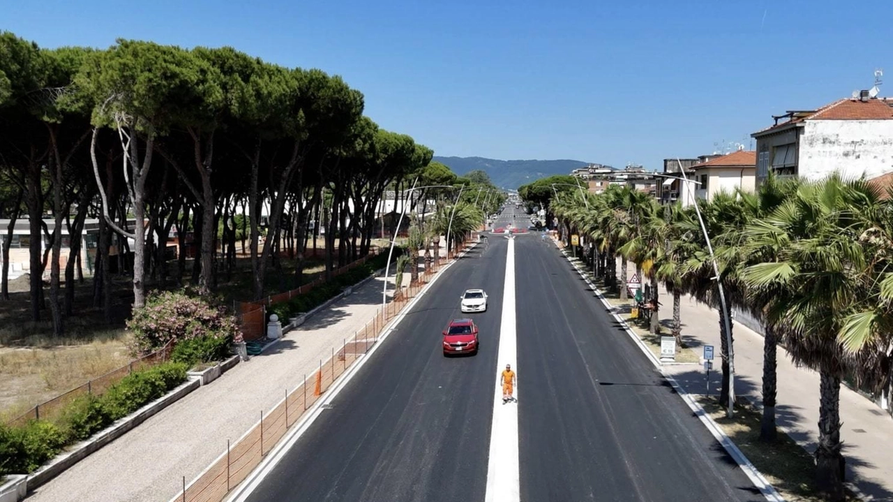 I cantieri di viale Colombo stanno creando notevoli difficoltà ai residenti e ai commercianti per la chiusura delle strade e i divieti alla circolazione