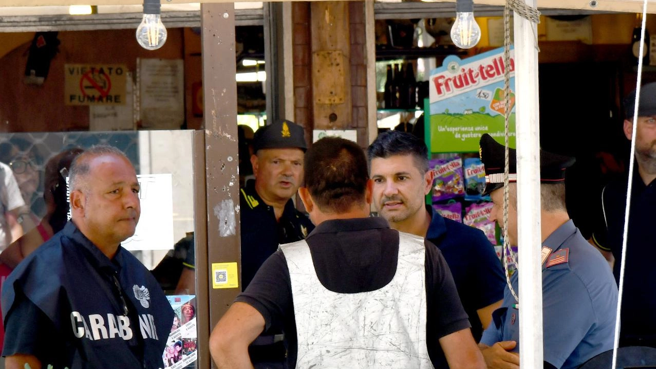 Un momento dei controlli Un momento dei controlli