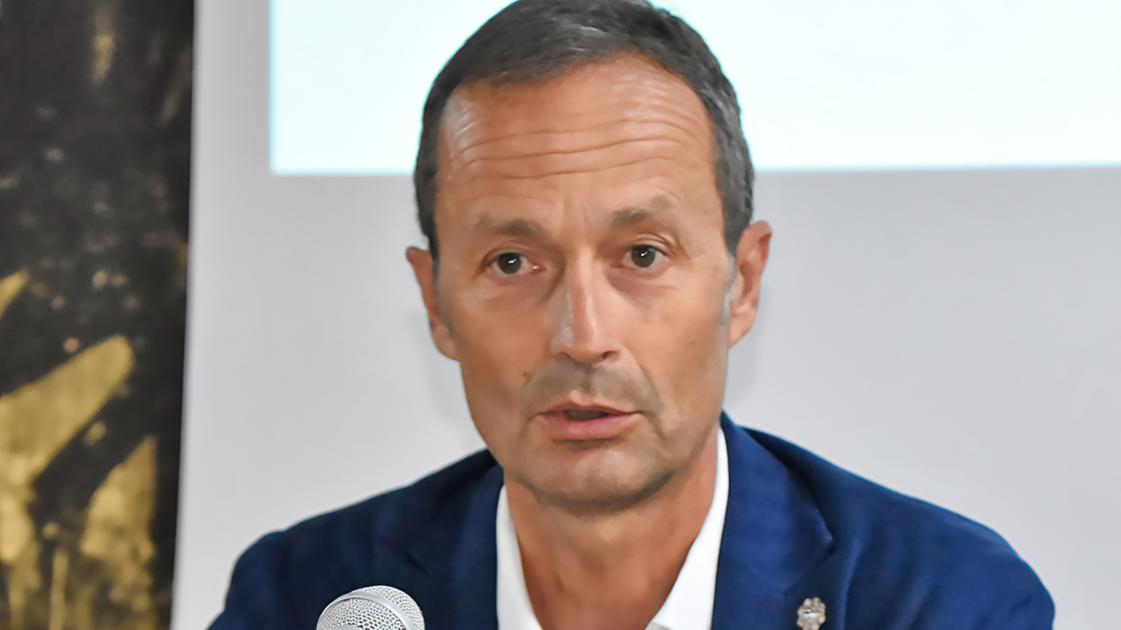 https://www.lanazione.it/image-service/view/acePublic/alias/contentid/NTk3NGQ0NDgtZjk2MS00/0/camera-di-commercio-nuovi-fondi-per-le-aziende.jpeg?f=16:9&w=1200&h=630