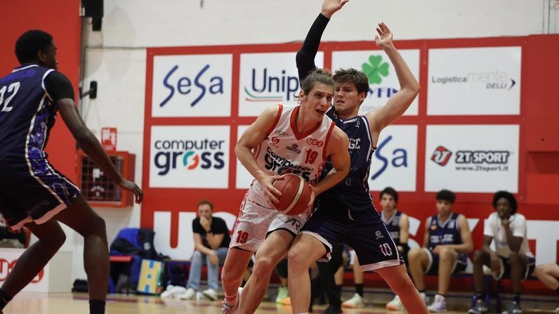 Marco Mazzoni dell’Use Computer Gross, autore di 7 punti in gara-2 play-off Marco Mazzoni dell’Use Computer Gross, autore di 7 punti in gara-2 play-off