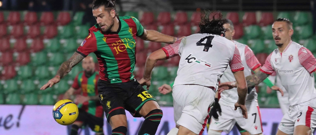 Ternana, flop al debutto nei play off: Giana Erminio vince 1-0