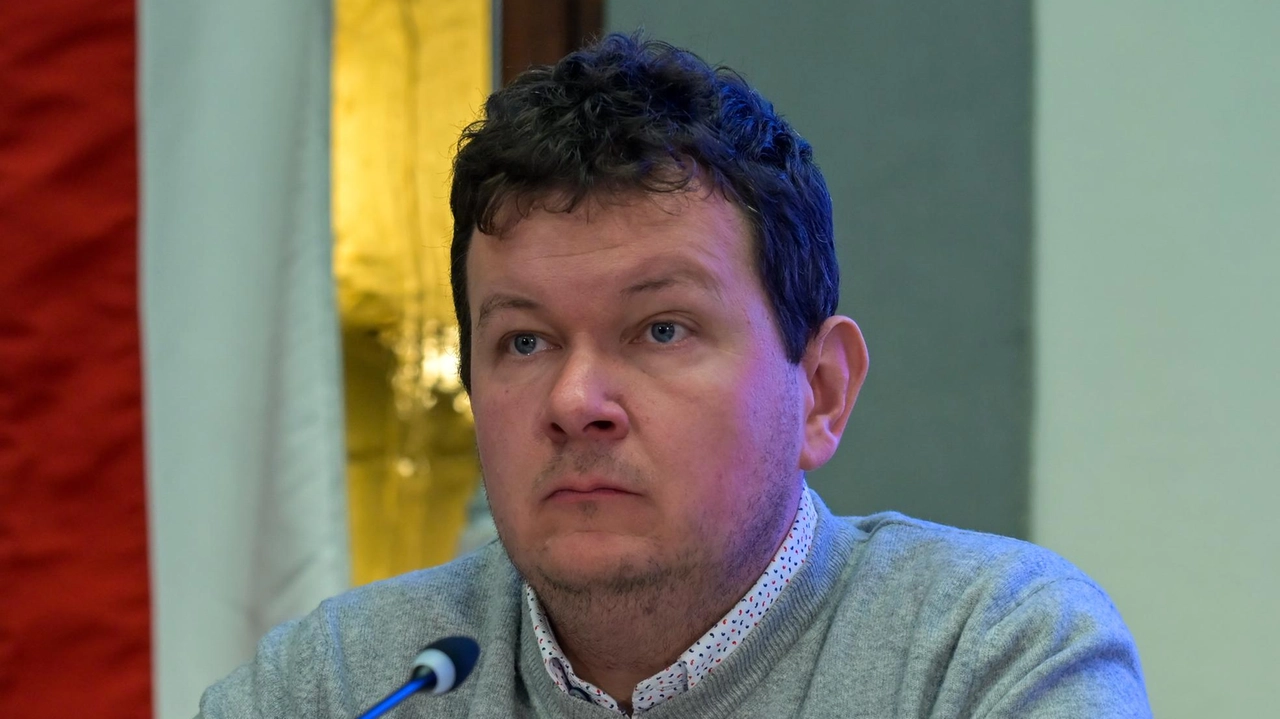 Il sindaco di Abetone Cutigliano, Gabriele Bacci, ieri mattina, come aveva annunciato, ha preso parte al tavolo sulla viabilità in prefettura