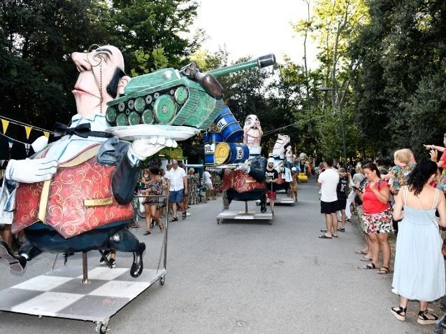 La magia del Carnevale. La pineta torna ad animarsi con maschere e figuranti
