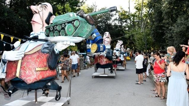 Le mascherate di gruppo torneranno ad animare la pijneta di Ponente sabato a partire dalle 18 per un grande pomeriggio di Carnevale fuori stagione Le mascherate di gruppo torneranno ad animare la pijneta di Ponente sabato a partire dalle 18 per un grande pomeriggio di Carnevale fuori stagione