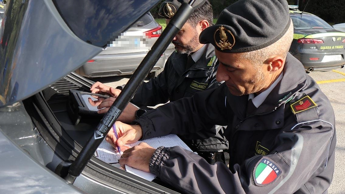 I controlli della Guardia di Finanza (Foto di repertorio) I controlli della Guardia di Finanza (Foto di repertorio)