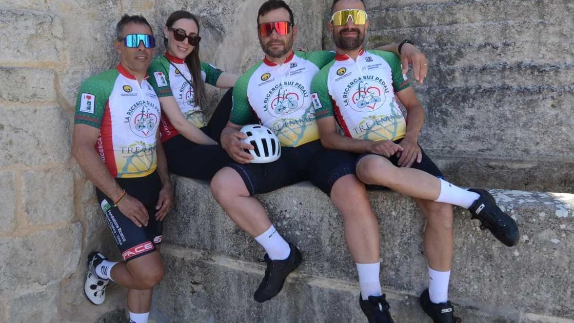Non solo corsa rosa. A Lucca la pedalata per la fibrosi cistica Non solo corsa rosa. A Lucca la pedalata per la fibrosi cistica