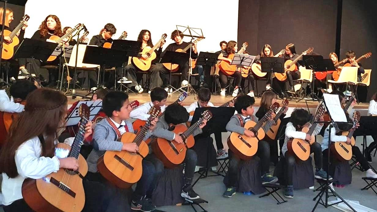 La villa romana delle Grazie a Porto Venere ospita un concerto itinerante per narrare la sua storia, coinvolgendo giovani talenti musicali. Un progetto culturale che valorizza il patrimonio e coinvolge la comunità locale. La villa romana delle Grazie a Porto Venere ospita un concerto itinerante per narrare la sua storia, coinvolgendo giovani talenti musicali. Un progetto culturale che valorizza il patrimonio e coinvolge la comunità locale.