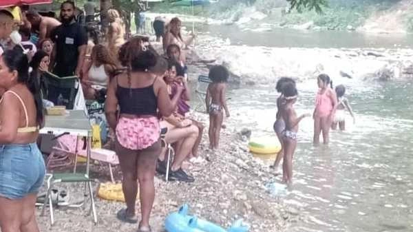 Anche il giorno di Ferragosto l’area è stata fatta evacuare a causa del maltempo. e anche domani la Valle del Serra sarà impraticabile Anche il giorno di Ferragosto l’area è stata fatta evacuare a causa del maltempo. e anche domani la Valle del Serra sarà impraticabile