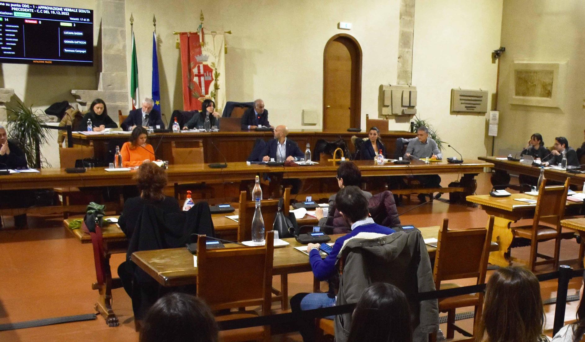 https://www.lanazione.it/image-service/view/acePublic/alias/contentid/NTljYmM2YjYtM2M3ZC00/0/terme-di-fontecchio-ancora-lavori-ma-rimarranno-accessibili-a-tutti.jpeg
