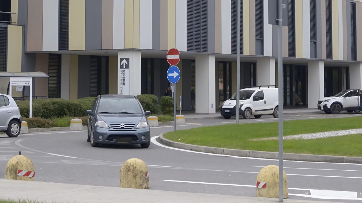 Verso una soluzione concordata tra Comune, Asl e gestore per i parcheggi al San Luca
