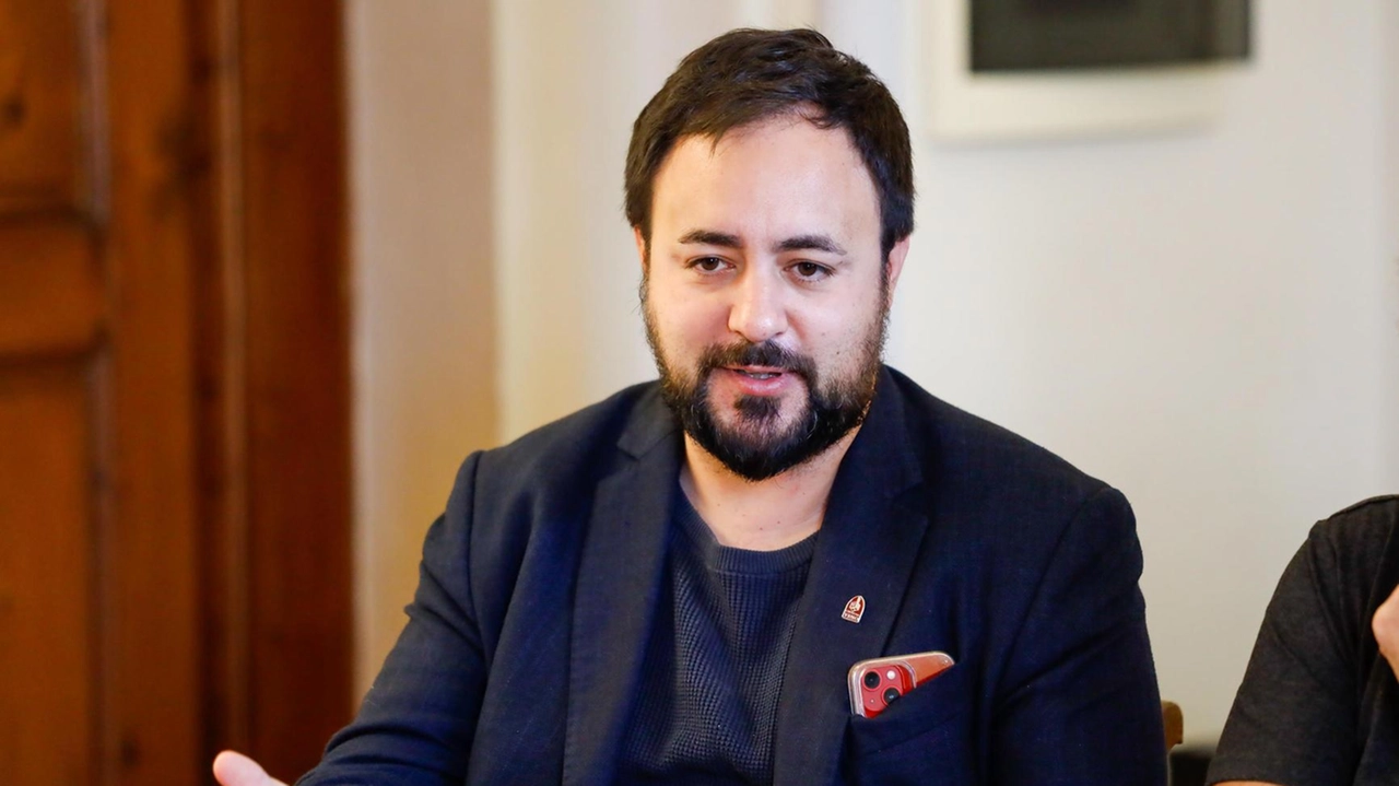 Edoardo Prestanti, sindaco di Carmignano, dove sabato si terrà la fase finale del «Premio Comuni Virtuosi 2024» col patrocinio del Ministero dell’ambiente Edoardo Prestanti, sindaco di Carmignano, dove sabato si terrà la fase finale del «Premio Comuni Virtuosi 2024» col patrocinio del Ministero dell’ambiente