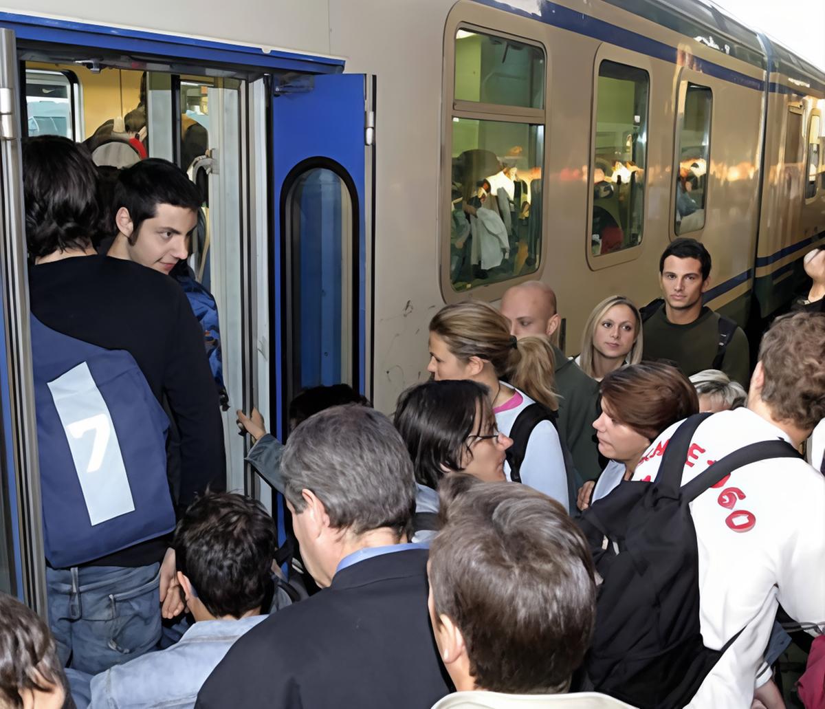 treni ultimatum dei pendolari dieci giorni per cambiare rotta
