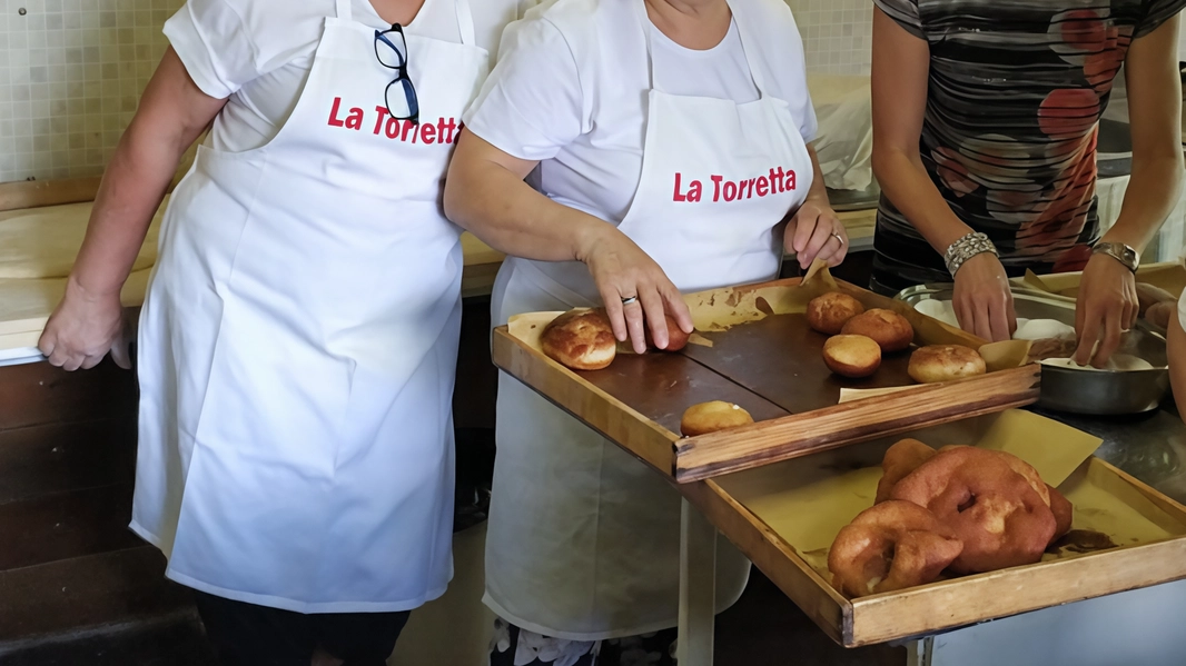 La 'Festa per lo sport' a Pontassieve offre cinque giorni di spettacoli, musica, eventi sportivi e buona cucina. Un'occasione per divertirsi e sostenere le squadre locali. La 'Festa per lo sport' a Pontassieve offre cinque giorni di spettacoli, musica, eventi sportivi e buona cucina. Un'occasione per divertirsi e sostenere le squadre locali.