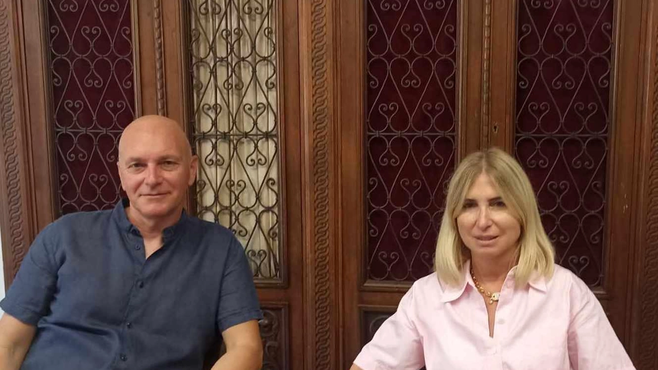 Il consigliere Massimiliano Manuel e la senatrice di Fratelli d’Italia. Susanna Donatella Campione ieri mattina a palazzo civico Il consigliere Massimiliano Manuel e la senatrice di Fratelli d’Italia. Susanna Donatella Campione ieri mattina a palazzo civico