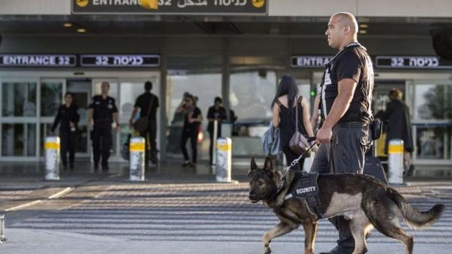 Controlli antidroga all'aeroporto Ben Gurion di Tel Aviv. Qui la giovane è stata fermata