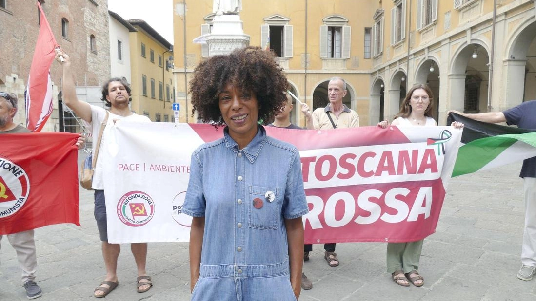 Antonella Bundu, candidata di Toscana Rossa, alla conferenza stampa di ieri mattina in piazza del Comune