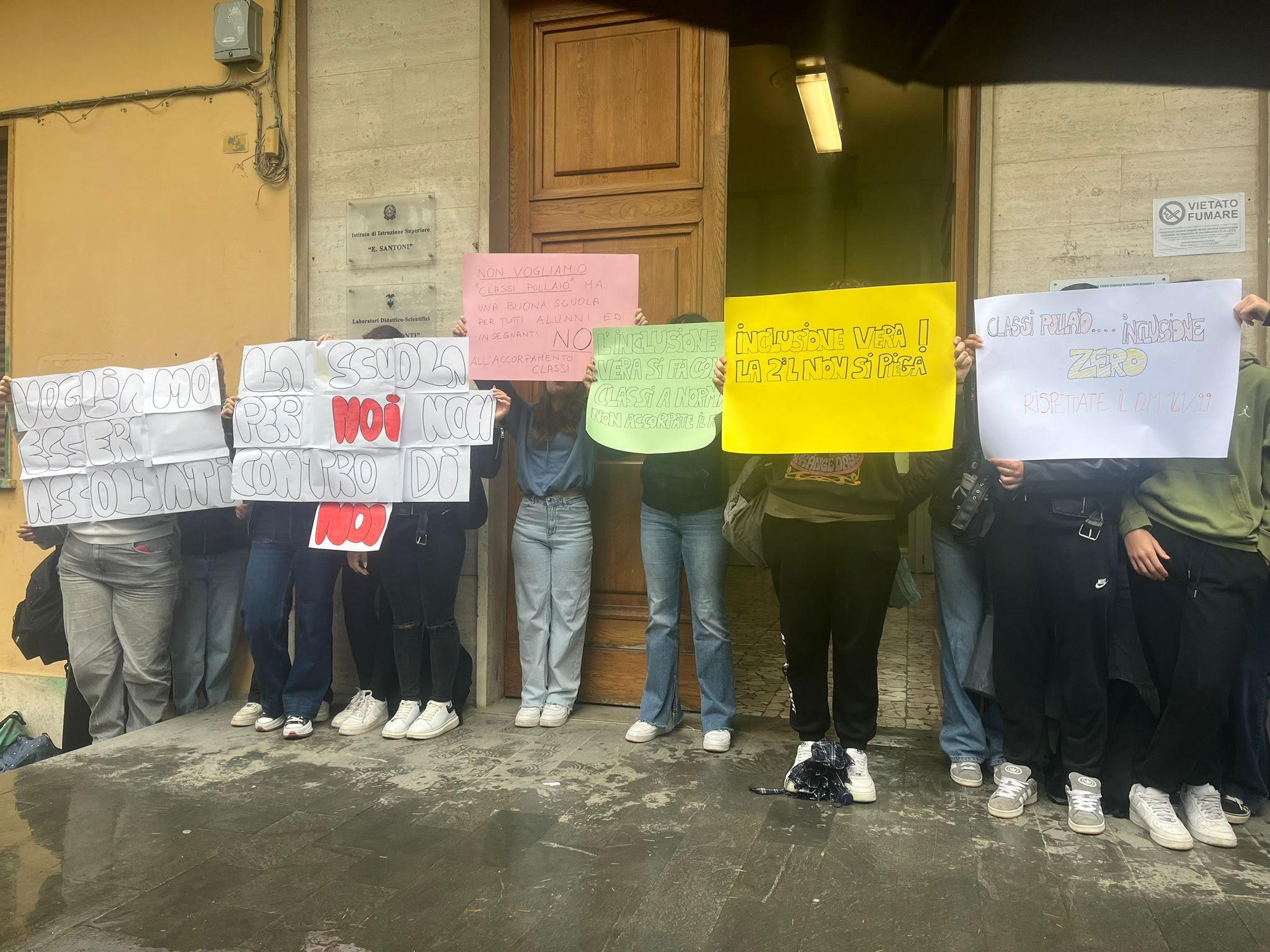 Accorpamenti, a rischio tre classi dell Accorpamenti, a rischio tre classi dell
