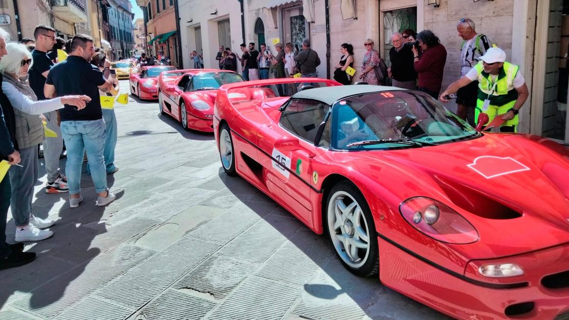La sfilata delle Ferrari, 40 modelli storici attraverso la Maremma La sfilata delle Ferrari, 40 modelli storici attraverso la Maremma