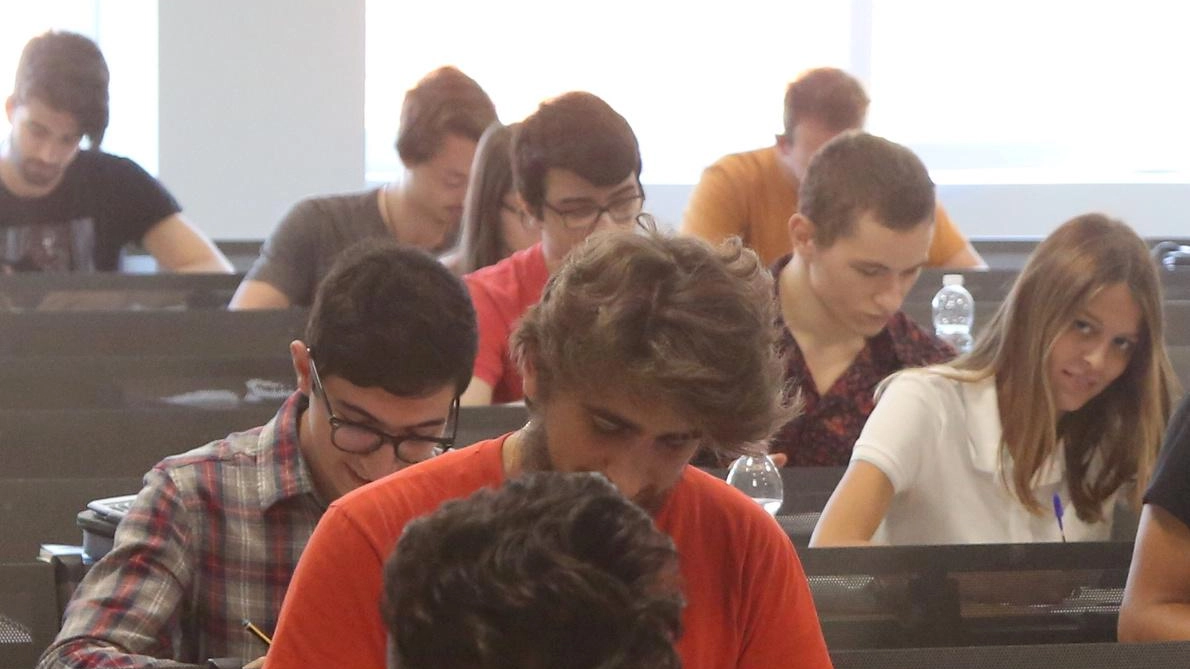 Sempre più progressi per l’Università di Firenze sul versante dell’occupazione dei propri laureati secondo il 27esimo rapporto AlmaLaurea che è... Sempre più progressi per l’Università di Firenze sul versante dell’occupazione dei propri laureati secondo il 27esimo rapporto AlmaLaurea che è...