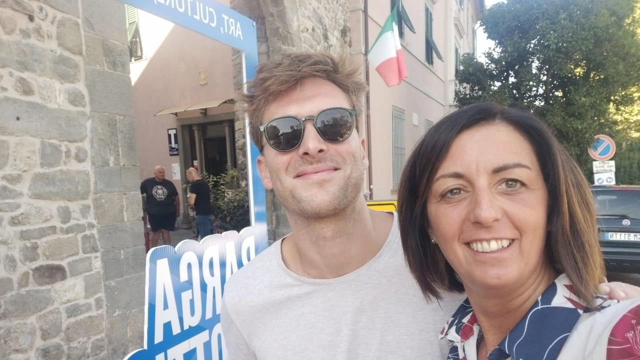 Fugace visita barghigiana, nella terra delle origini della sua famiglia, per la famosa pop star scozzese Paolo Nutini che, insieme... Fugace visita barghigiana, nella terra delle origini della sua famiglia, per la famosa pop star scozzese Paolo Nutini che, insieme...
