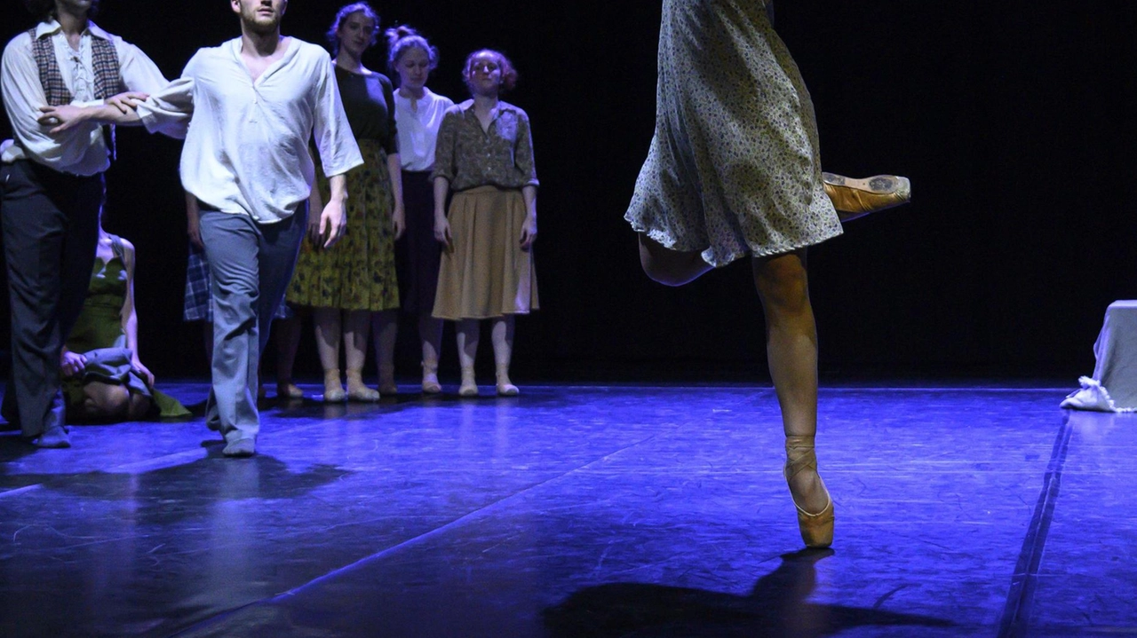 La compagnia FloDance al Politeama diretta da Marga Nativo. :. un bel modo per festeggiare con un giorno d’anticipo la Giornata internazionale della danza