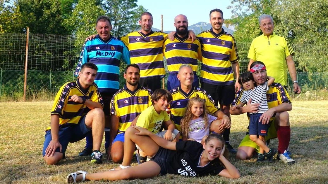 La formazione degli ammogliati scesa in campo a Collegnago La formazione degli ammogliati scesa in campo a Collegnago