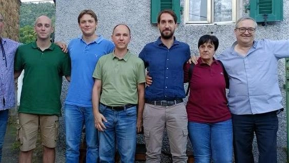 Il gruppo dei promotori dell’associazione “Insieme per Gravagna” Il gruppo dei promotori dell’associazione “Insieme per Gravagna”