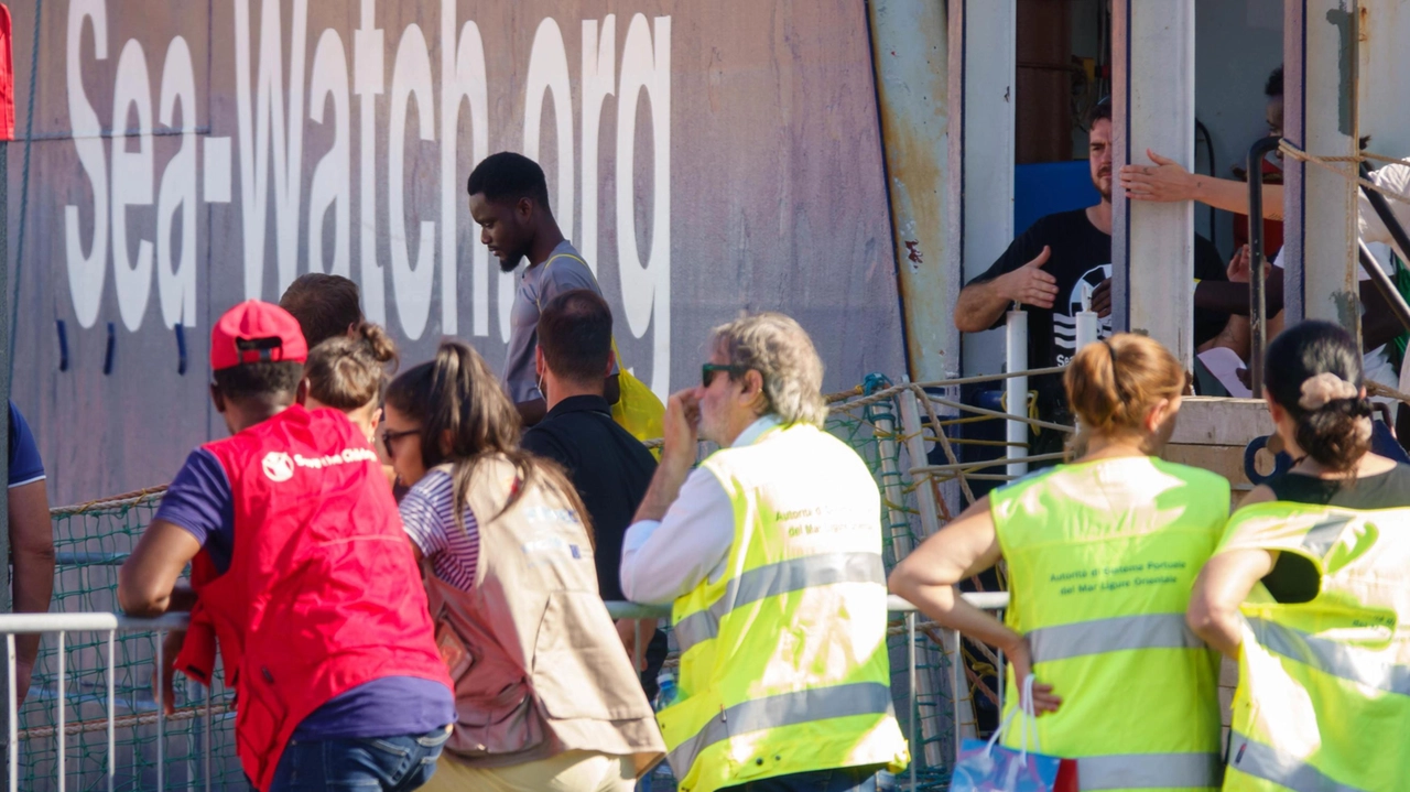 Arriverà al porto di Spezia domani sera la nave Life Support di Emergency con a bordo 35 migranti (di nazionalità...