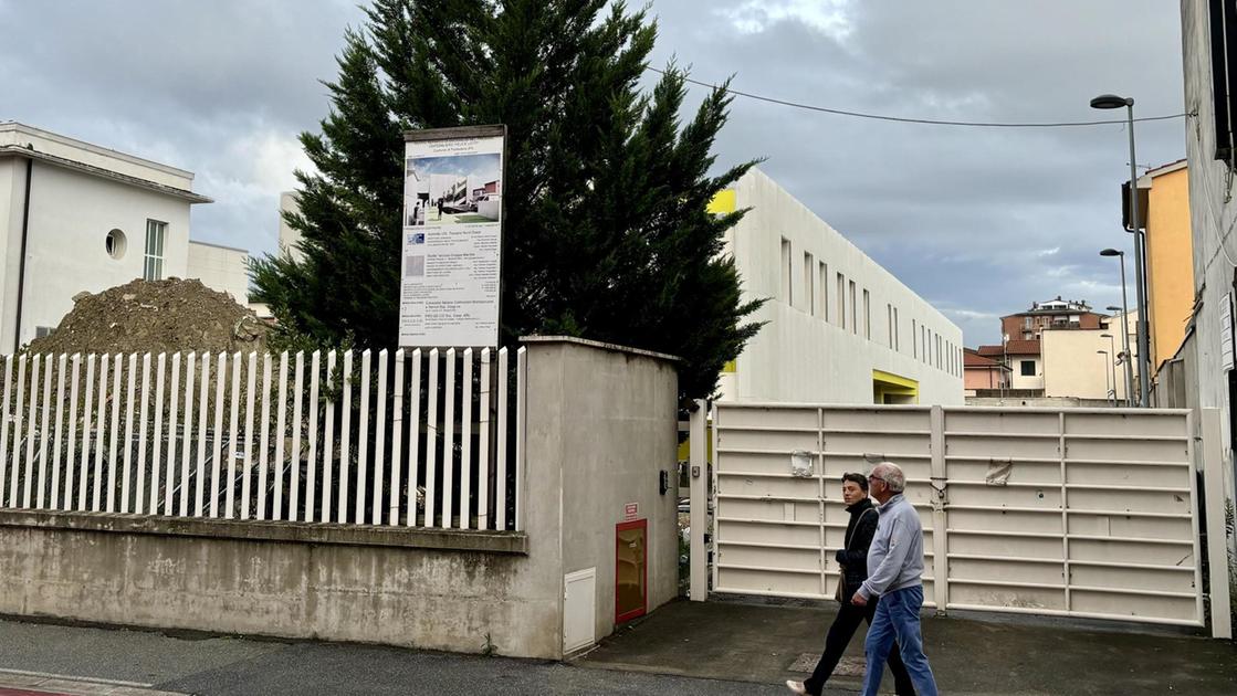 Nuova dialisi, attacco Lega. L’Asl: "Pronta a settembre" Nuova dialisi, attacco Lega. L’Asl: "Pronta a settembre"
