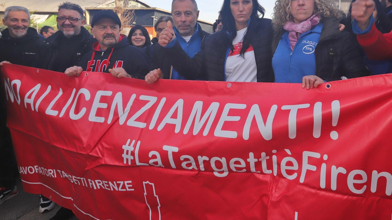 La chiusura dello stabilimento di Firenze preoccupa i sindacati. Incontro negativo con la 3F Filippi, previsti scioperi. La chiusura dello stabilimento di Firenze preoccupa i sindacati. Incontro negativo con la 3F Filippi, previsti scioperi.