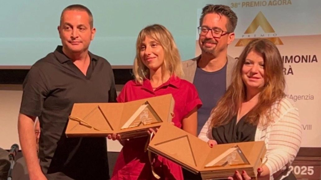 La consegna del premio a Sidebloom e Powerside La consegna del premio a Sidebloom e Powerside