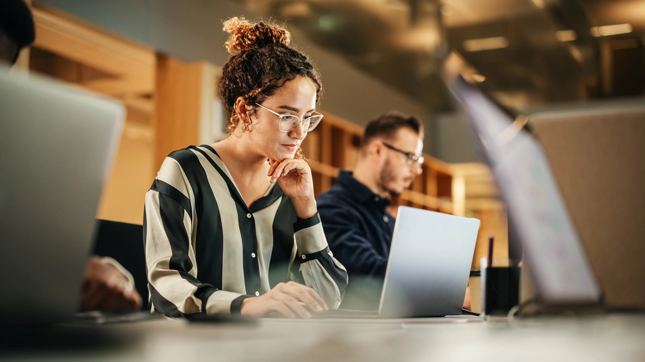 Giovani e lavoro, la formazione scolastica è la chiave del futuro Giovani e lavoro, la formazione scolastica è la chiave del futuro