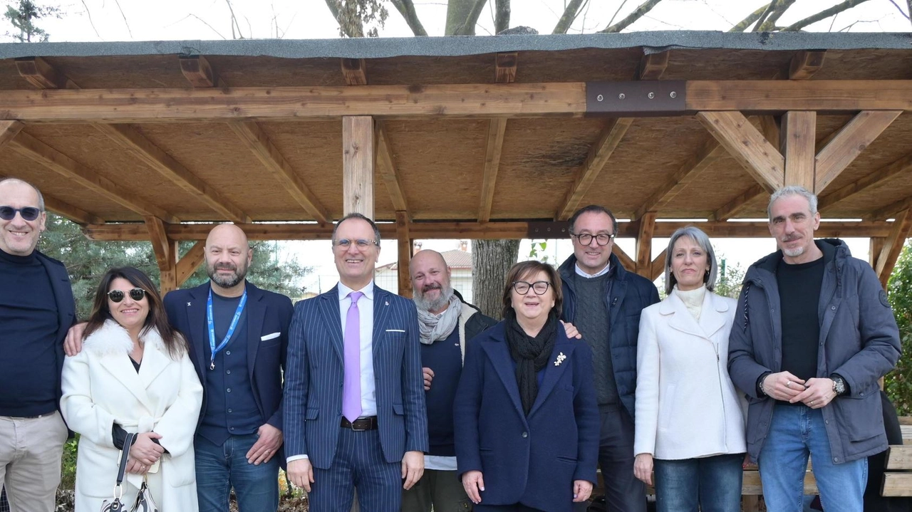 Per il Centro Sociale di San Bartolo ci sarà la gestione congiunta fra la Cooperativa Sociale "La Goccia" e l’"A.S.D.... Per il Centro Sociale di San Bartolo ci sarà la gestione congiunta fra la Cooperativa Sociale "La Goccia" e l’"A.S.D....