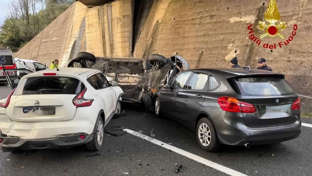 Le auto coinvolte nell'incidente Le auto coinvolte nell'incidente