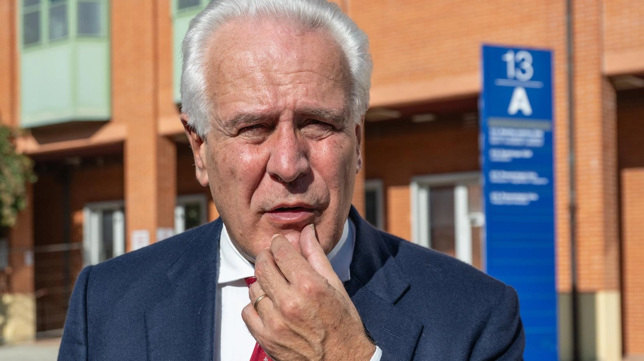 Il governatore della Toscana Eugenio Giani parla con La Nazione dei progetti finanziati dalla Regione. destinati a dare nuovo impulso alla nostra città (Foto Del Punta/Valtriani) Il governatore della Toscana Eugenio Giani parla con La Nazione dei progetti finanziati dalla Regione. destinati a dare nuovo impulso alla nostra città (Foto Del Punta/Valtriani)